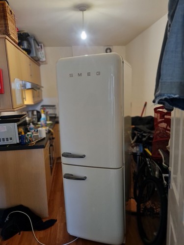 Smeg fridge freezer top - smeg,