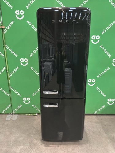 Smeg fridge freezer - smeg,