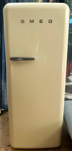 Smeg fab28rcr5uk cream gloss - smeg,