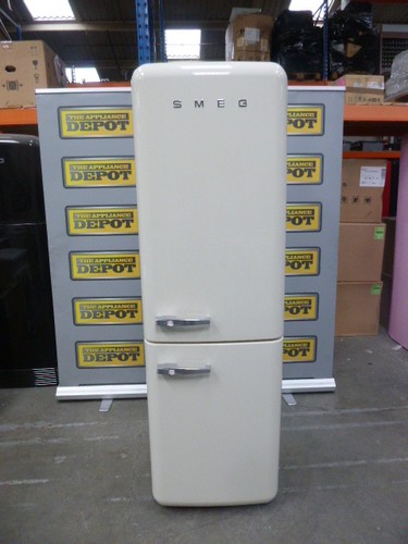 Smeg fridge freezer cream - smeg,